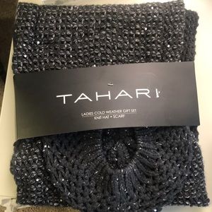 NWT Tahari Cold Weather Gift Set